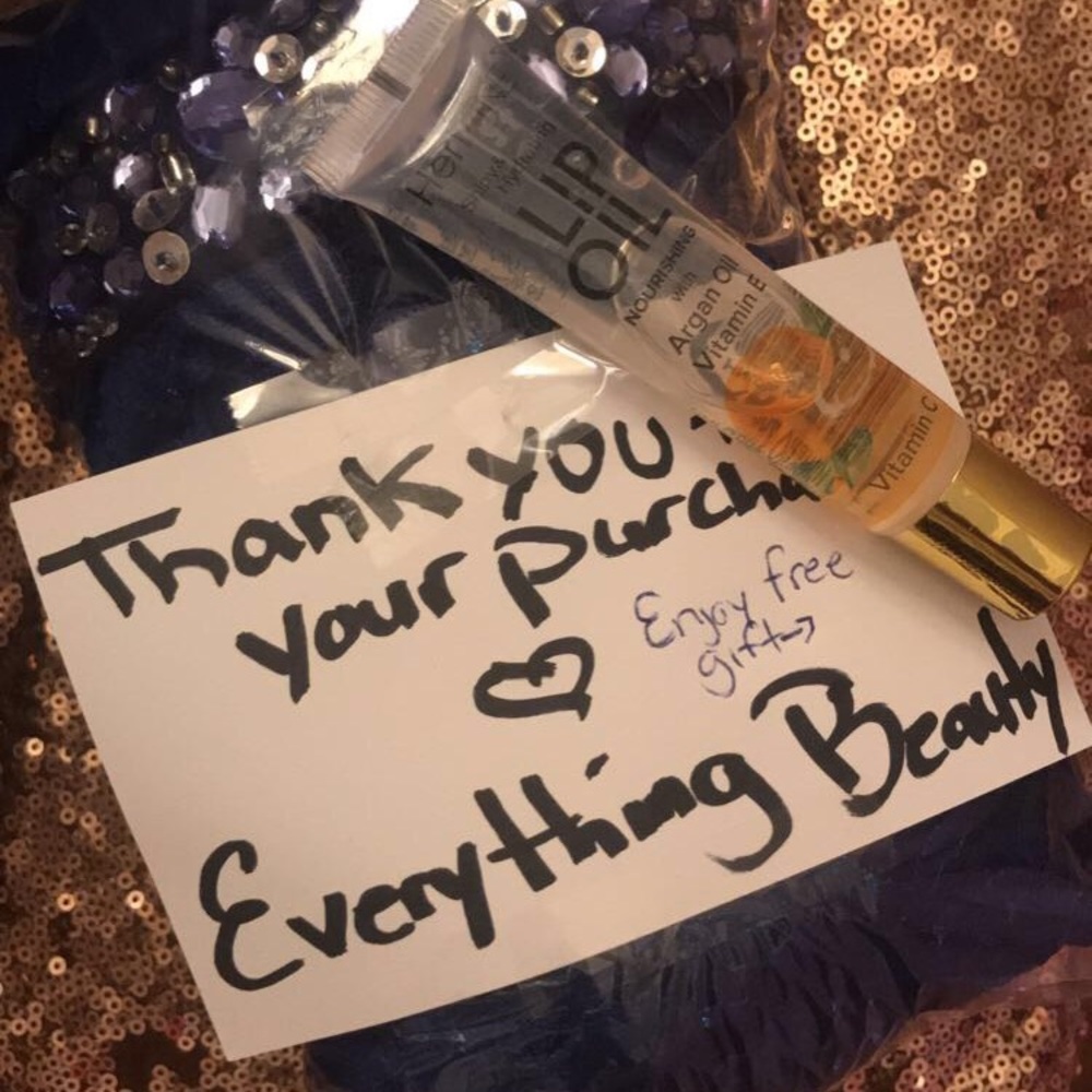 All orders made TODAY come with a free beauty gift
